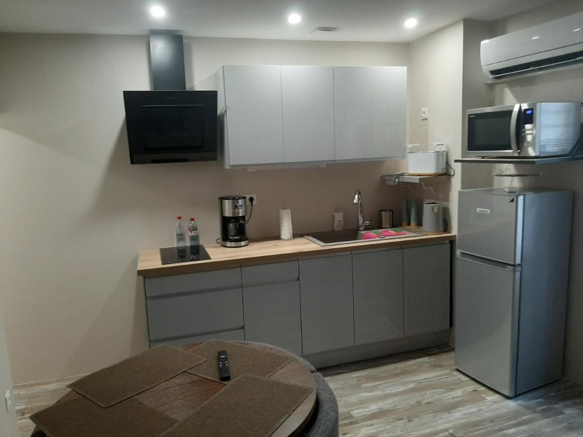 3 Apt T2 Cosy De 40 A 50 M2 Ideal Pour Un Deplacement Pro " Les Iris " Bourg-Saint-Andéol Eksteriør bilde